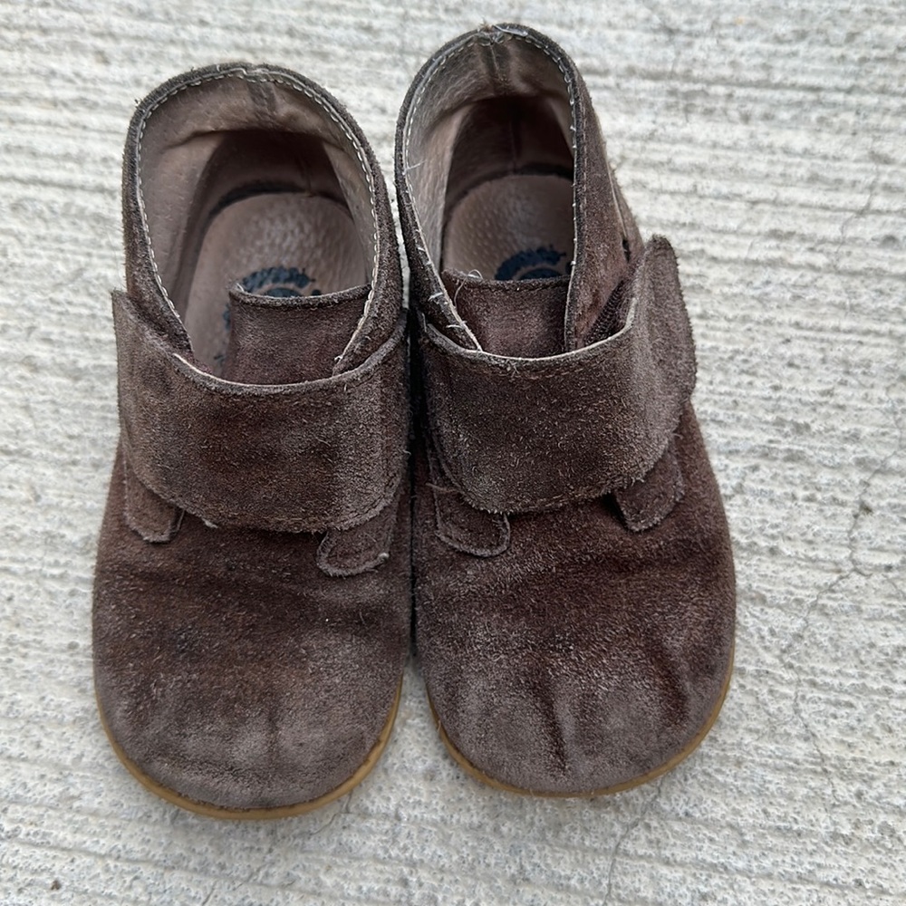 Livie & Luca boy toddler shoes, size 8. Suade with Velcro closure